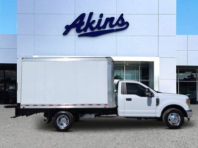 2022 Ford F-350 Chassis XLT