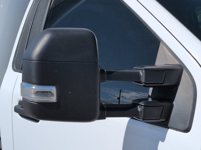 2022 Ford F-350 Chassis XLT