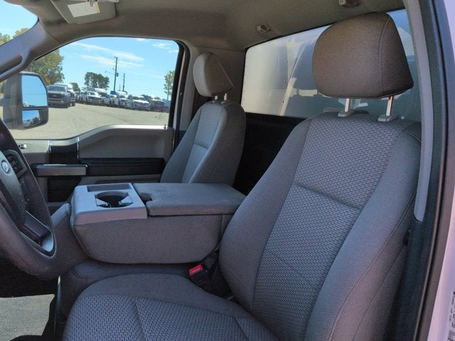 2022 Ford F-350 Chassis XLT