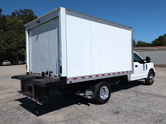 2022 Ford F-350 Chassis XLT