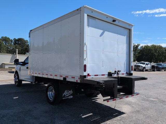 2022 Ford F-350 Chassis XLT
