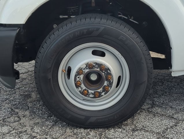 2015 Ford F-350 Chassis XL