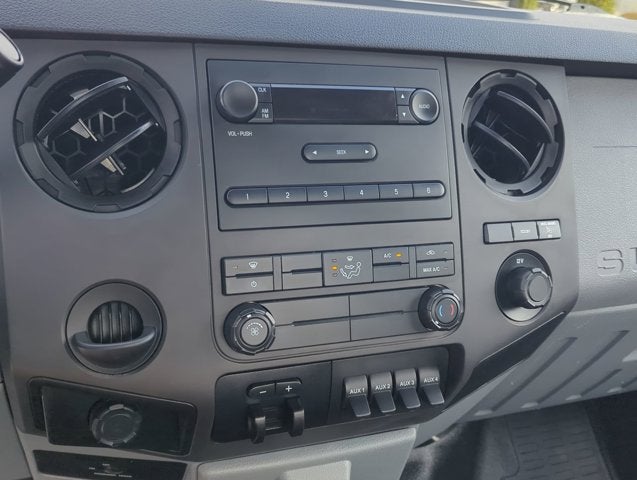 2015 Ford F-350 Chassis XL