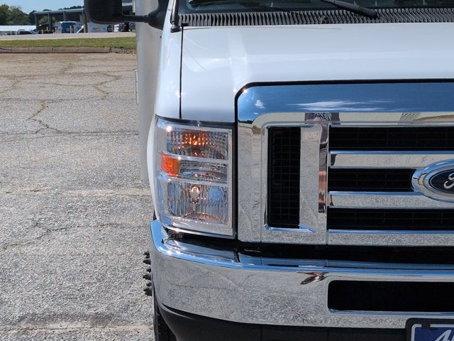2025 Ford E-350 Cutaway E-350 SRW 138" WB