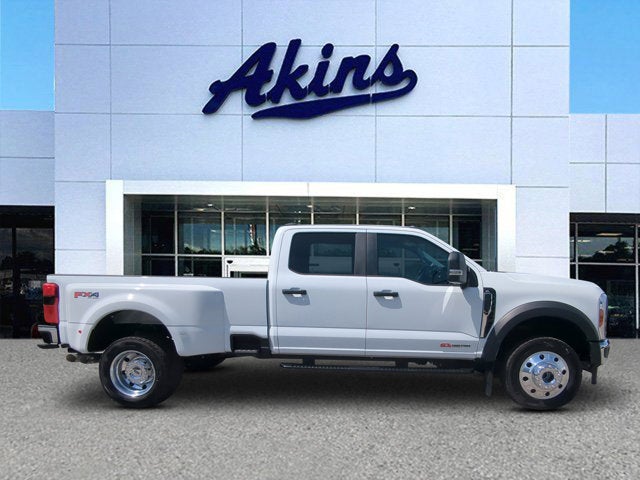 2025 Ford F-450 XL 4x4 Crew Cab 8' Box DRW's photo
