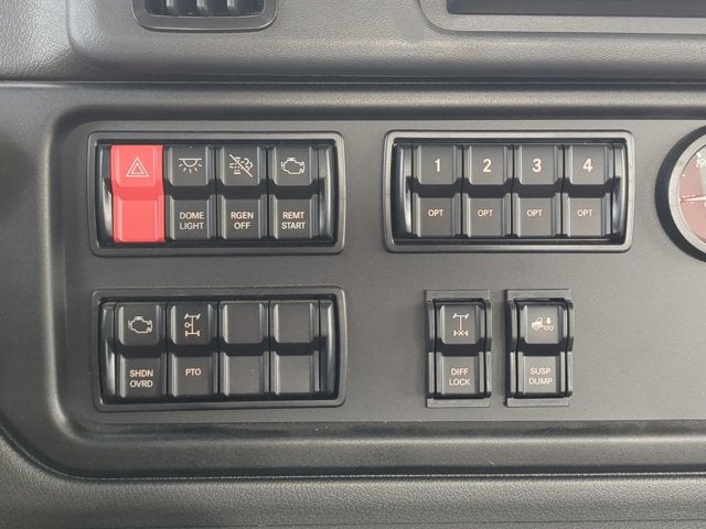 2025 Freightliner M2 106 M2 106