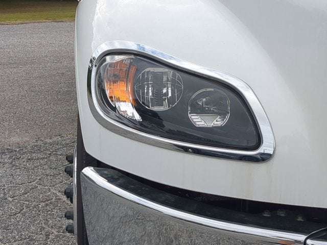 2025 Freightliner M2 106 M2 106