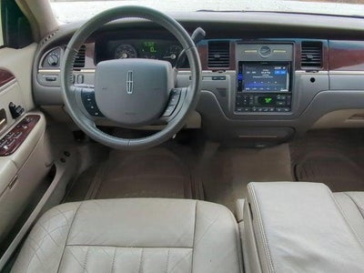 2006 Lincoln Town Car Signature