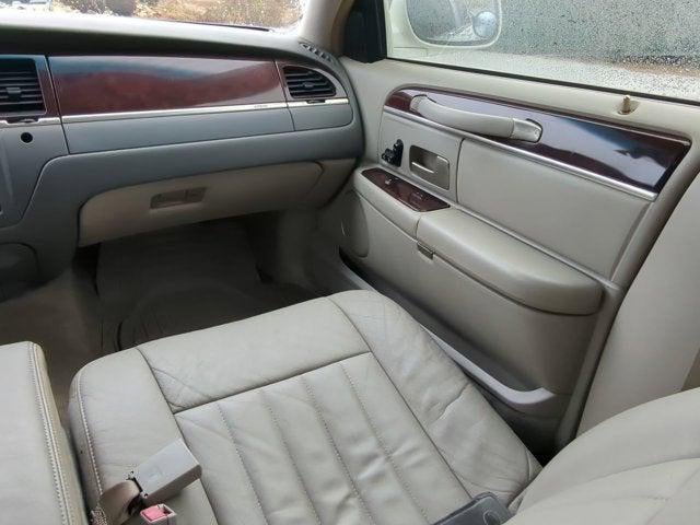2006 Lincoln Town Car Signature