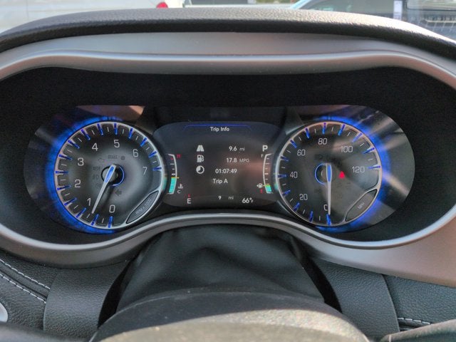 2027 Chrysler Pacifica Select