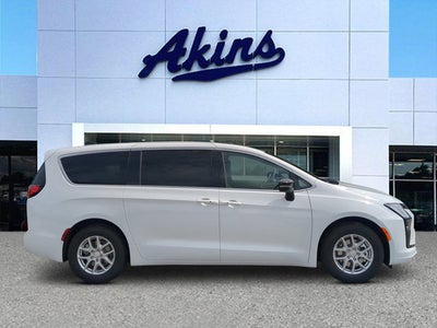 2027 Chrysler Pacifica Select