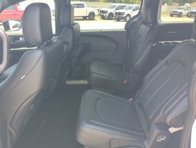 2027 Chrysler Pacifica LX
