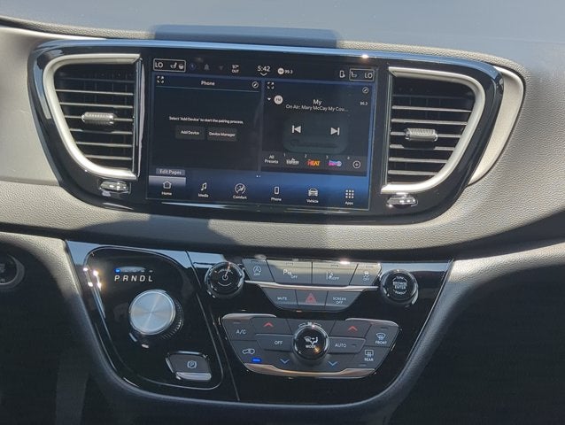 2027 Chrysler Pacifica LX