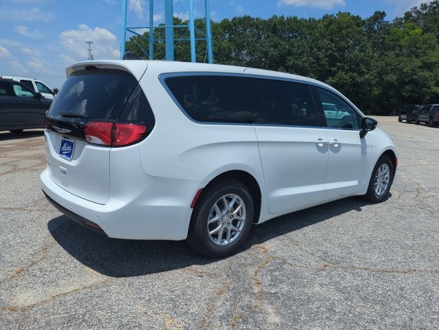 2027 Chrysler Pacifica LX