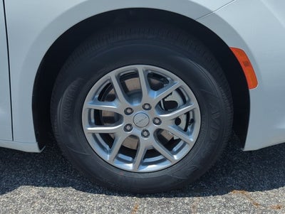 2027 Chrysler Pacifica LX