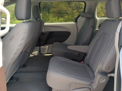 2020 Chrysler Voyager LX