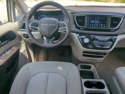 2020 Chrysler Voyager LX