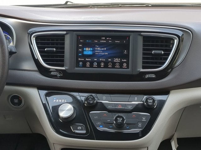 2020 Chrysler Voyager LX