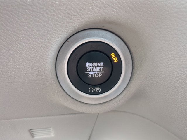 2020 Chrysler Voyager LX