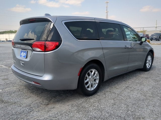 2020 Chrysler Voyager LX