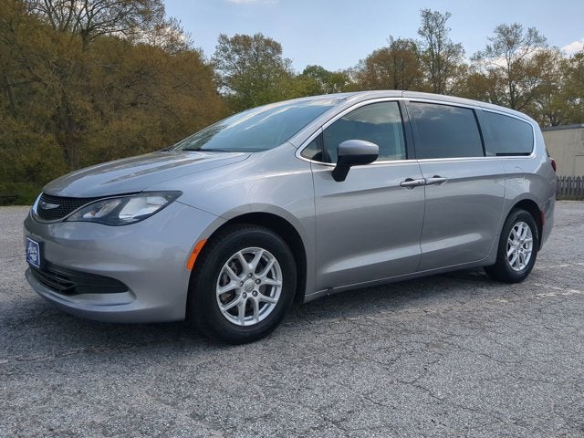 2020 Chrysler Voyager LX