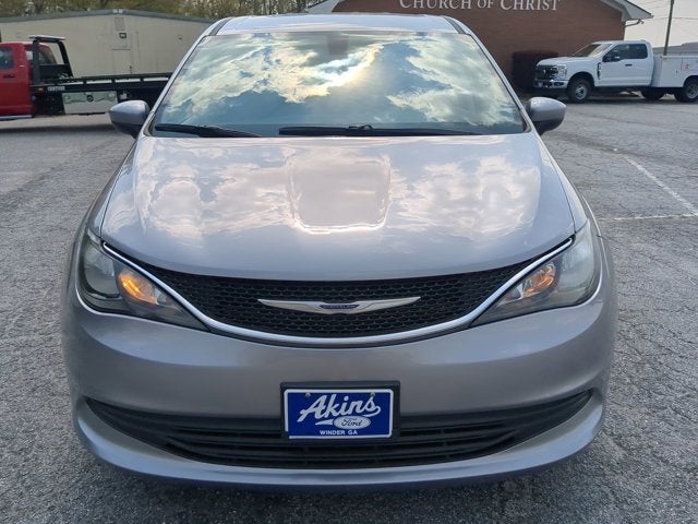 2020 Chrysler Voyager LX