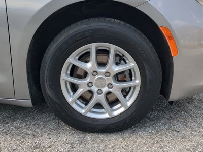 2020 Chrysler Voyager LX