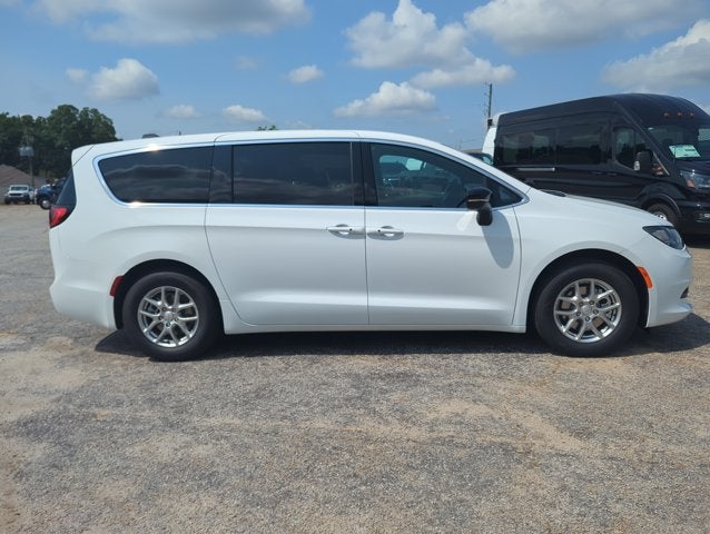 2027 Chrysler Pacifica LX