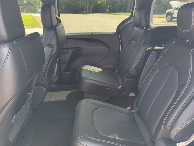 2027 Chrysler Pacifica LX