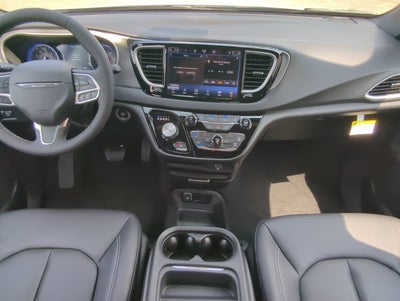 2027 Chrysler Pacifica LX