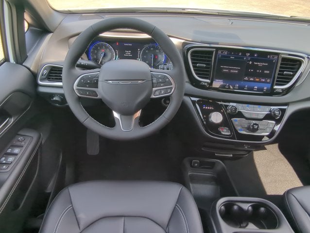 2027 Chrysler Pacifica LX
