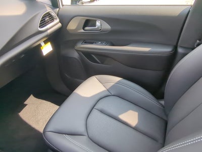 2027 Chrysler Pacifica LX
