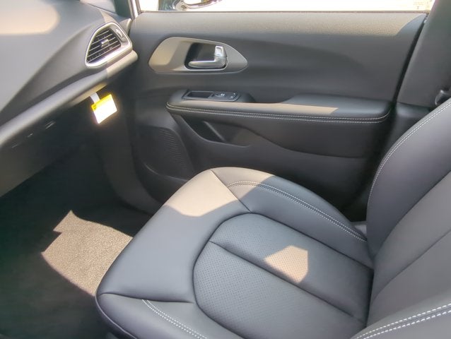 2027 Chrysler Pacifica LX