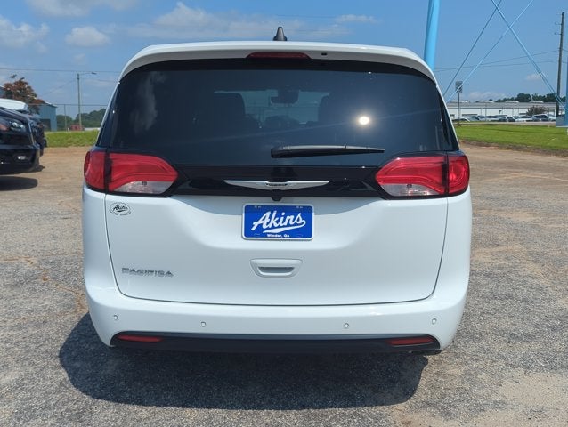 2027 Chrysler Pacifica LX
