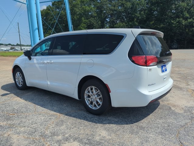 2027 Chrysler Pacifica LX