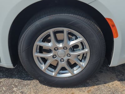 2027 Chrysler Pacifica LX