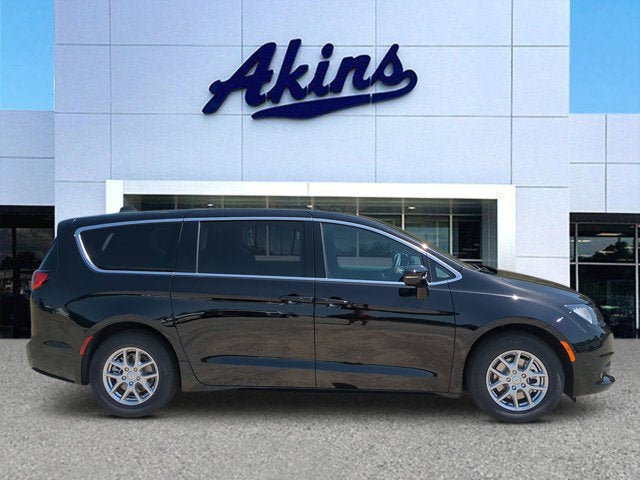 2027 Chrysler Pacifica LX