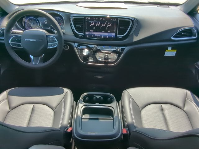 2027 Chrysler Pacifica LX