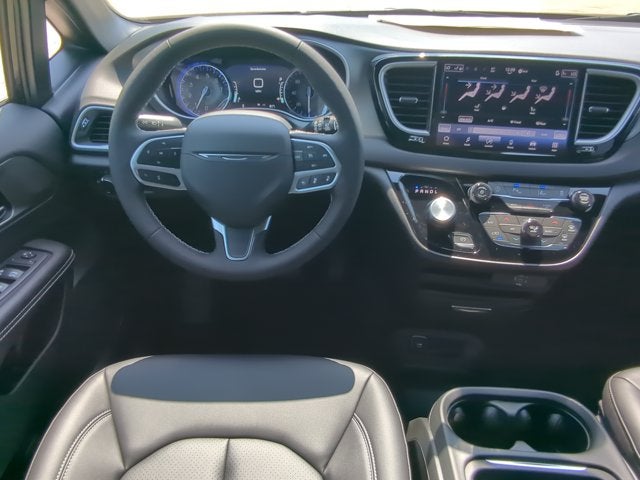 2027 Chrysler Pacifica LX