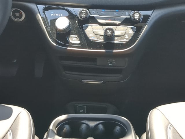 2027 Chrysler Pacifica LX