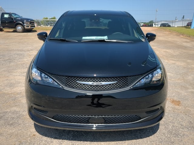 2027 Chrysler Pacifica LX