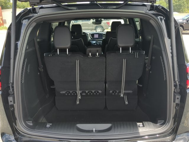 2027 Chrysler Pacifica Limited