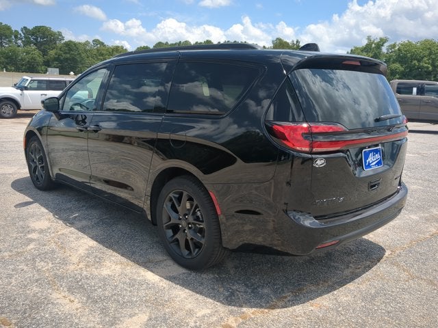 2027 Chrysler Pacifica Limited