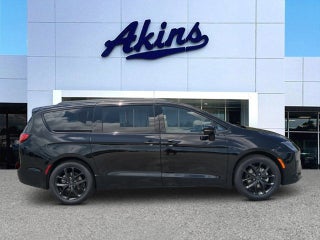 2027 Chrysler Pacifica Limited