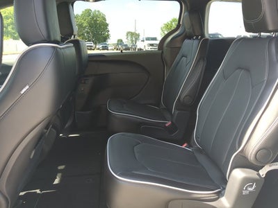 2027 Chrysler Pacifica Limited