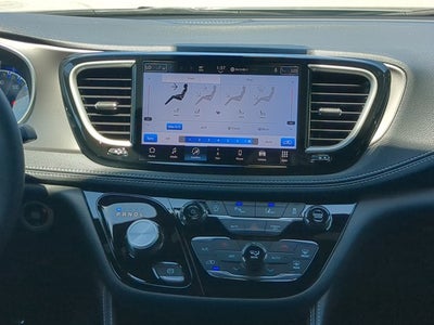 2027 Chrysler Pacifica Limited