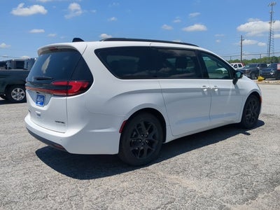 2027 Chrysler Pacifica Limited