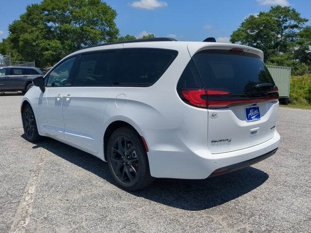 2027 Chrysler Pacifica Limited