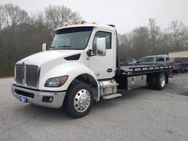 2026 Kenworth T-280 equipped with 21.5ft Chevron LCG Rollback