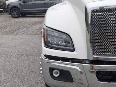 2026 Kenworth T-280 equipped with 21.5ft Chevron LCG Rollback